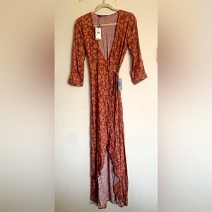 NWT Knot-sisters Viscose wrap dress